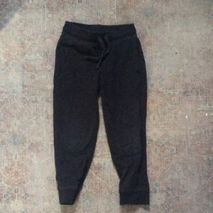 Primary joggers size 5- lot of four pairs